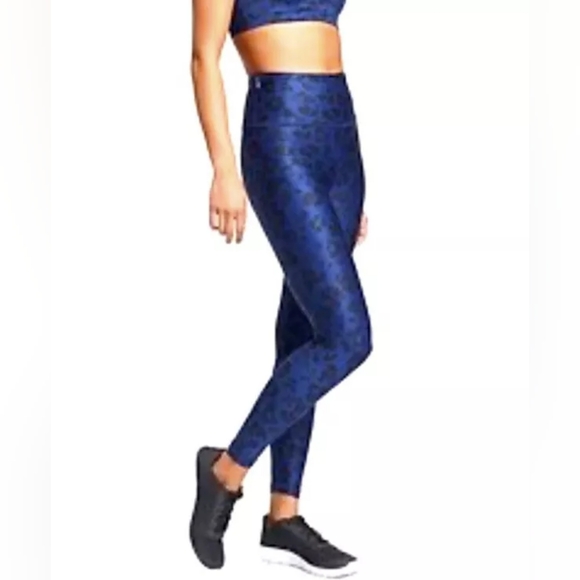 Gap Fit Eclipse sports bra (large) & 7/8 leggings (medium) NWOT - Picture 3 of 11